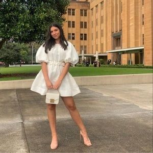 Meet your Posher, Romina